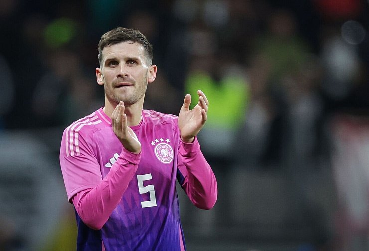 Auch Pascal Gro&szlig; hat das EM-Ticket gel&ouml;st. - &copy; Christian Charisius/dpa