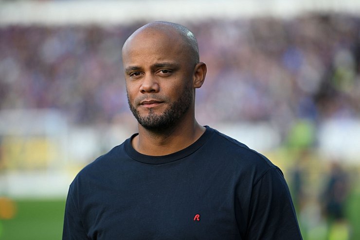 Vincent Kompany freut sich auf sein Champions-League-Debüt als Trainer. - © Gregor Fischer/dpa