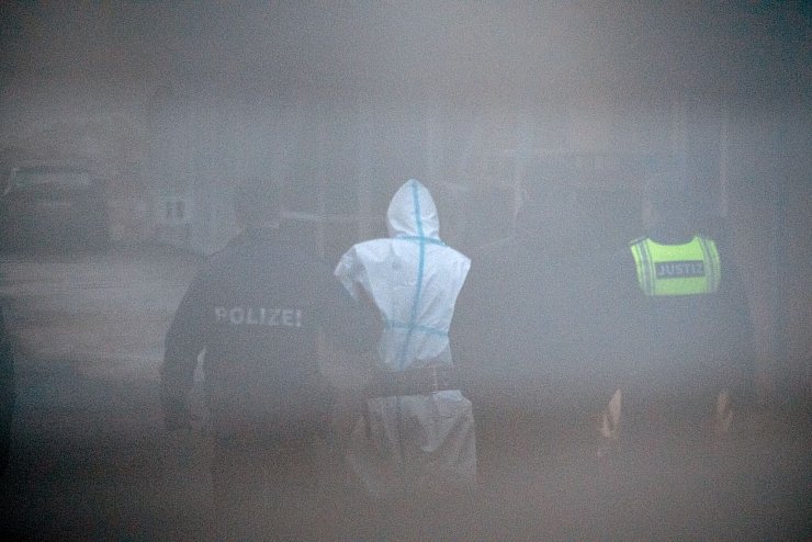 Der Beschuldigte ist in einem psychiatrischen Krankenhaus untergebracht. (Archivbild) - © Daniel Vogl/dpa