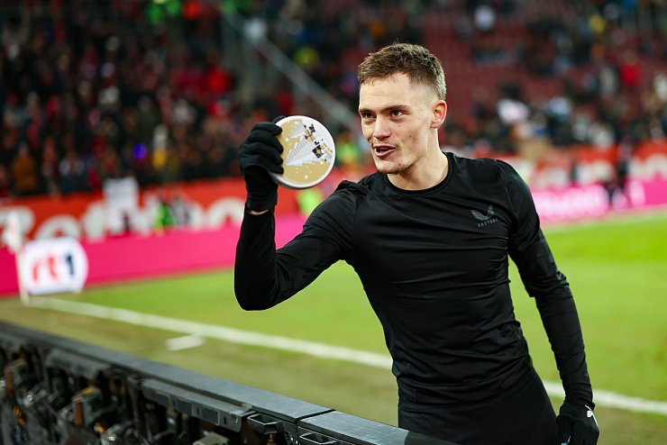 Florian Wirtz gehört zu den elf Nominierten bei der Weltfußballer-Wahl. - © Daniel Löb/dpa