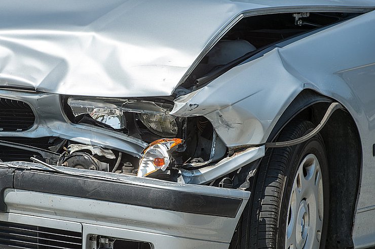 Erstmals spielen auch das Alter des Versicherungsnehmers und das des jüngsten Fahrzeugsnutzer eine Rolle bei den Versicherungen. - © FOTO: DPA