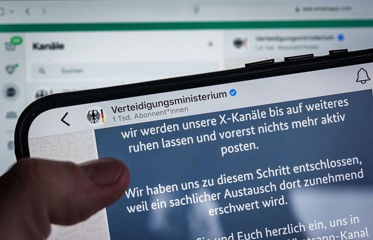 So mancher zog sich bereits zurück - wie sich die X-Nutzerzahlen langfristig entwickeln, ist unklar. (Archivbild) - © Michael Kappeler/dpa