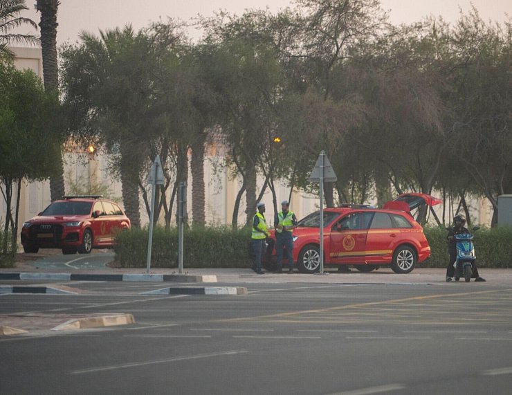 Sicherheitskräfte am Ort des israelischen Angriffs in Doha. - © Nikku/XinHua/dpa