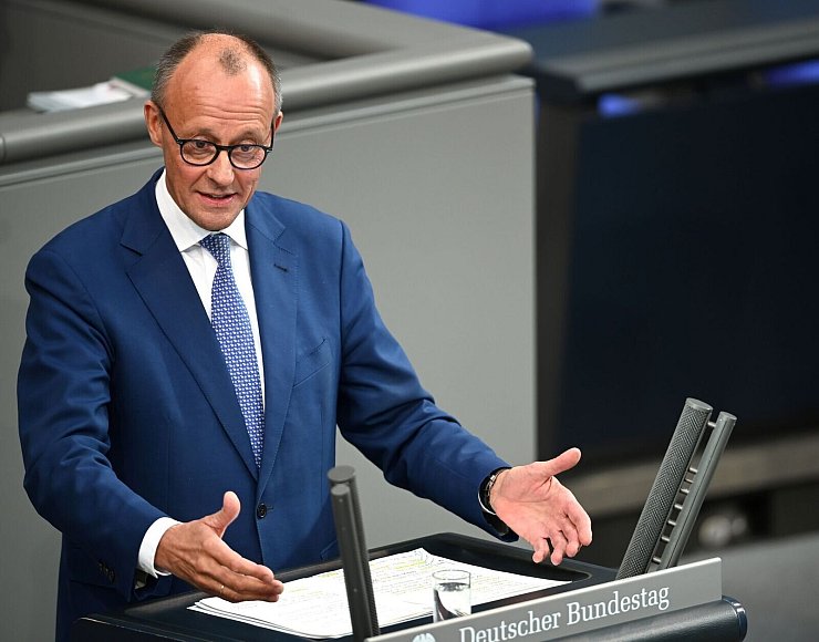 Unionsfraktionschef Merz antwortet auf Scholz\\\' Regierungserklärung - © Rabea Gruber/dpa