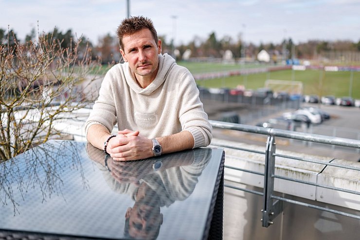 Wie viel geht für Miroslav Klose und den Club noch in dieser Saison? - © Daniel Karmann/dpa