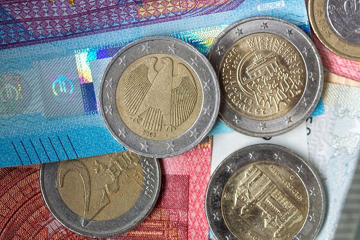 Das Bargeld soll nicht abgeschafft werden. (Symbolbild) - © Fernando Gutierrez-Juarez/dpa