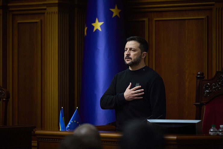 Präsident Selenskyj versucht die Widerstandsfähigkeit seines Landes zu stärken. - © Uncredited/Press Service Of The President Of Ukraine/AP