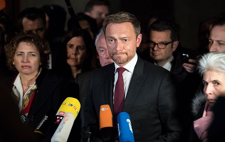Der Familiennachzug für subsidiär Schutzberechtigte war schon 2017 bei den Sondierungsgesprächen zwischen CDU/CSU, FDP und Grünen einer von mehreren Streitpunkten gewesen. Der FDP-Vorsitzende, Christian Lindner, erklärte die Gespräche damals für gescheitert. - © picture alliance / Bernd von Jutrczenka/dpa