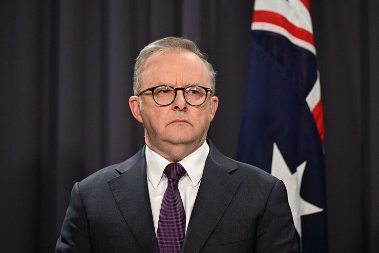 Die genaue Altersgrenze, die sich der australische Premierminister Anthony Albanese wünscht, steht noch nicht fest. (Archivbild) - © Lukas Coch/AAP/dpa