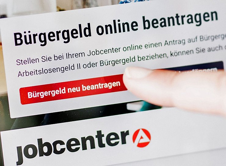 Bürgergeld wird an schärfere Bedingungen geknüpft. - © Carsten Koall/dpa