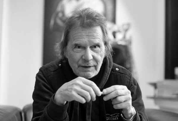 Cartoonist Uli Stein gestorben - © Foto: picture alliance / Holger Hollemann/dpa
