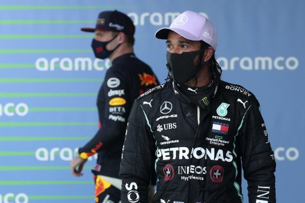 Hamilton und Verstappen - © Foto: Albert Gea/Pool Reuters/AP/dpa