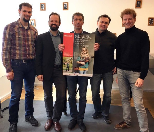 Das neue Team der Detmolder Sommerakademie: die Hochschulprofessoren Stanislau Anischanka, Alexander Gebert, Eckhard Fischer, Gregorz Stopa und Veit Hertenstein (von links). Nicht im Bild: Peter Prommel. - © HfM Detmold