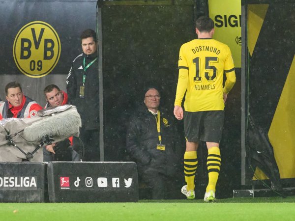 Musste gegen Leipzig vorzeitig vom Platz: Mats Hummels. - © Bernd Thissen/dpa