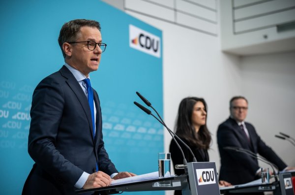 Der Chef der CDU-Grundsatzkommission, Generalsekretär Carsten Linnemann. - © Michael Kappeler/dpa