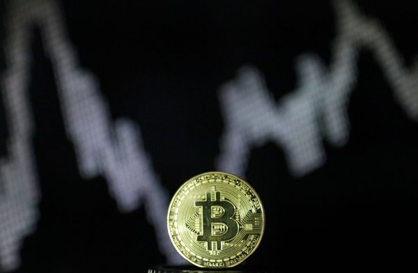 Bitcoin - © Foto: Ina Fassbender/dpa/dpa-tmn/Archiv