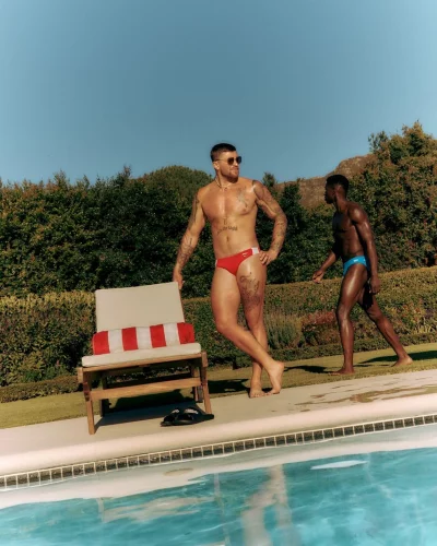 Die knappe Badehose von Speedo passt zu Männern, die selbstbewusst auftreten – unabhängig von Körperform oder Konfektionsgröße. - © Speedo/dpa-tmn