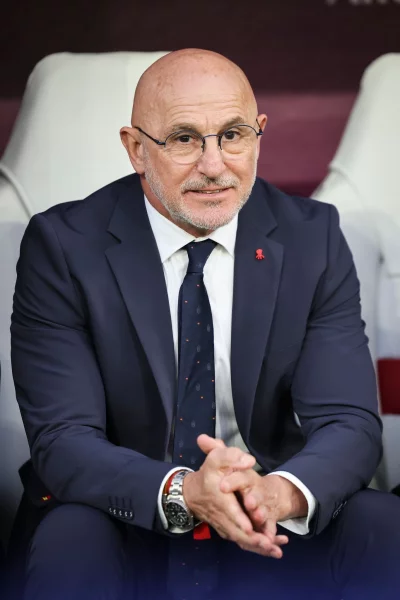 Voll des Lobes für Portugal-Star Cristiano Ronaldo: Spaniens Trainer Luis de la Fuente. - © Christian Charisius/dpa