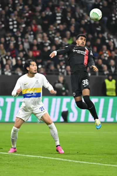 Koki Machida (l) wechselt in die Bundesliga zur TSG Hoffenheim. - &copy; Arne Dedert/dpa