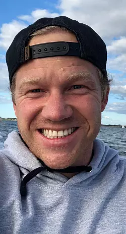 Naturbursche aus Herford: Fabian Kirchhoff lernte das Segeln auf dem D&uuml;mmer See. - &copy; Thorsten Mail&auml;nder