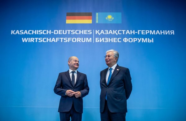 Kasachstan soll mehr Rohöl nach Deutschland liefern. Damit soll die PCK-Raffinerie in Schwedt besser ausgelastet werden. - © Michael Kappeler/dpa