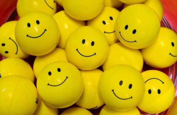 Startete vor 60 Jahren als schnelle Idee: der Smiley. - © Martin Schutt/dpa-Zentralbild/dpa