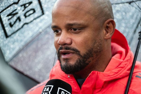 Bayern-Trainer Vincent Kompany hofft auf einen weiteren Münchner Sieg. - © Marius Becker/dpa