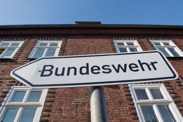 Wegen der Bedrohung durch Russland hatte die Nato ihre Verteidigungsplanungen geändert. Für die Bundeswehr bedeutet das: Sie braucht mehr Platz. (Symbolbild) - © Stefan Sauer/dpa-Zentralbild/dpa