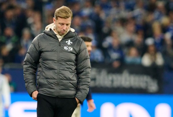 Nach der Niederlage auf Schalke hoffen Kohfeldt und Darmstadt 98 auf eine Revanche im Pokal. - © Bernd Thissen/dpa