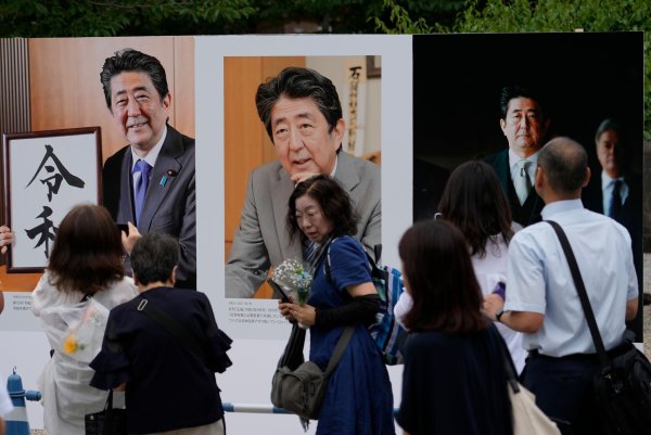 Der Auftakt zum Prozess gegen den Attentäter des japanischen Ex-Premiers Abe zieht großes Interesse auf sich. (Archivbild) - © Shuji Kajiyama/AP/dpa
