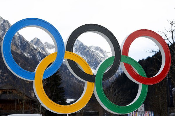 In 100 Tagen beginnen die Olympischen Winterspiele in Italien. - © Alessandro Trovati/AP/dpa