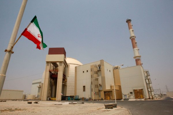 Berlin, Paris und London hatten im Atomstreit mit dem Iran die Notbremse gezogen. (Archivbild) - © Vahid Salemi/AP/dpa