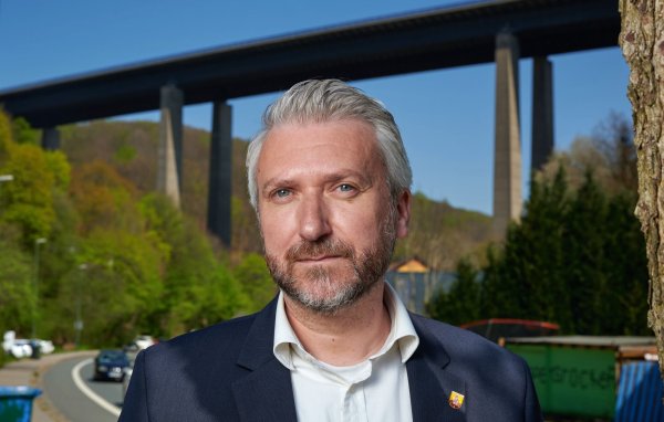 Sebastian Wagemeyer ist der alte und neue Bürgermeister in Lüdenscheid. (Archivbild) - © Bernd Thissen/dpa