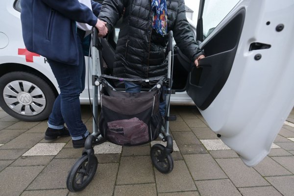 Die Einstufung in verschiedene Pflegegrade entscheidet über die Höhe der Unterstützung durch die Pflegeversicherung. (Symbolbild) - © Michael Bahlo/dpa/dpa-tmn