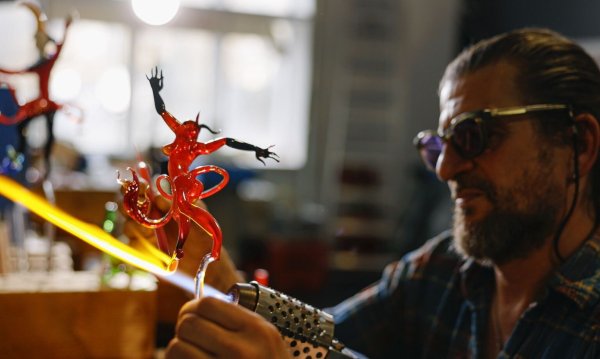 Glasverarbeitung in Oberfranken und Südthüringen - © Foto: Sebastian Buff/Coburg-Rennsteig/dpa-tmn
