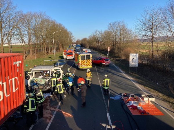 Unfall auf der Herforder Straße. - © Feuerwehr Lemgo