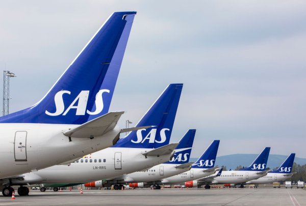 Ein Mann ist Berichten zufolge mit einer Beschwerde gegen die skandinavische Airline wegen angeblicher Fürze seiner Mitreisenden gescheitert. (Symbolfoto) - © Ole Berg-Rusten/NTB Scanpix/dpa