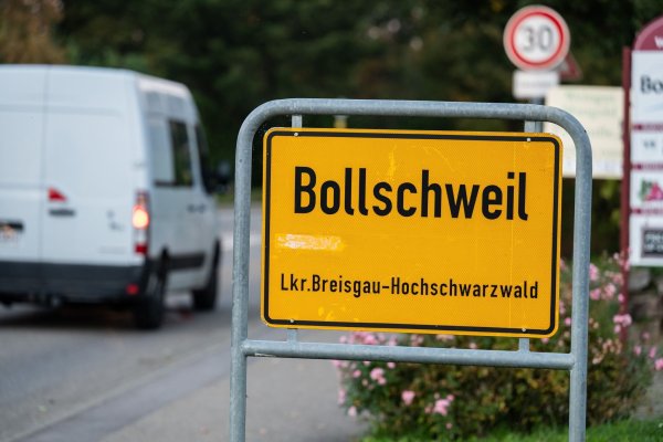 Ein 58-Jähriger soll in Bollschweil seine Tochter getötet haben. - © Silas Stein/dpa