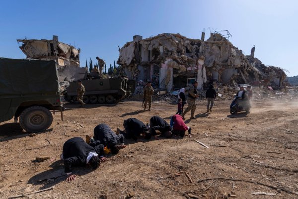 Viele Bewohner im Südlibanon finden bei der Rückkehr in ihre Dörfer Verwüstung vor. - © Hassan Ammar/AP/dpa