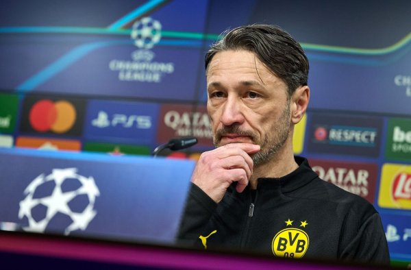 Niko Kovac ist mit dem Auftreten seiner Spieler nicht zufrieden - neben dem Platz. - © Bernd Thissen/dpa