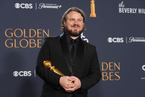 Brady Corbet erhielt für «Der Brutalist» einen Golden Globe für die beste Regie. (Archivbild) - © Chris Pizzello/Invision/dpa