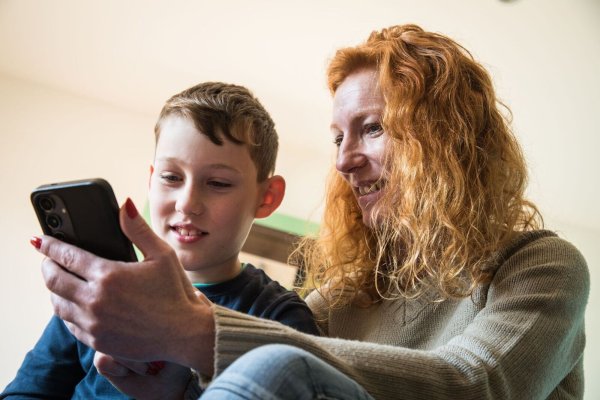 Family Link: Google hat die Elternaufsicht für die Smartphones der Kids aktualisiert. - © Christin Klose/dpa-tmn