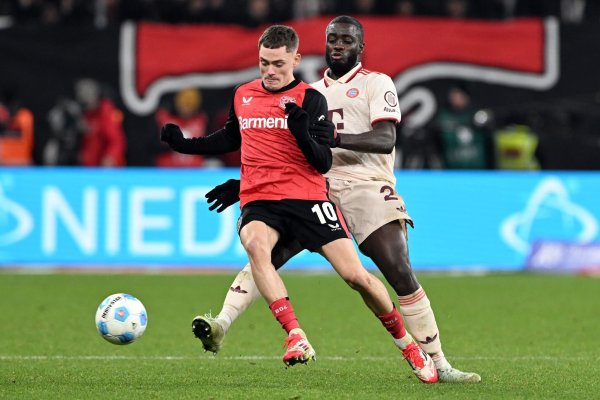 Soll das Interesse von Manchester City geweckt haben: Florian Wirtz (l). - © Federico Gambarini/dpa