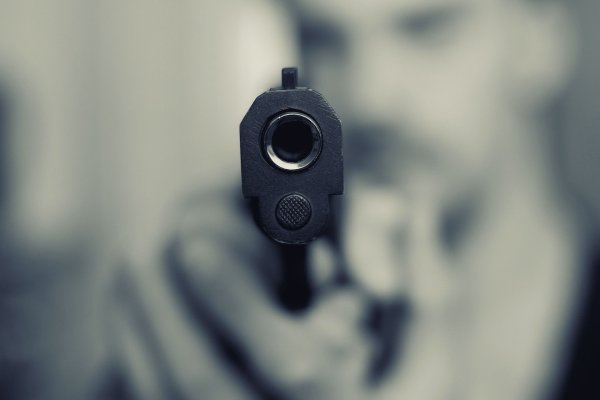 Der Mann nutzte eine Schusswaffe, um seine Forderung durchzusetzen. - © Symbolfoto: Pixabay