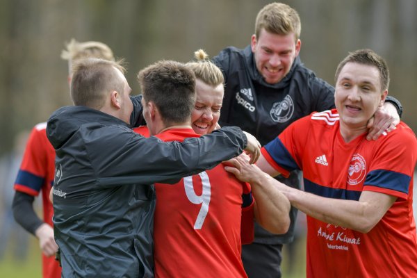 In Jubelstürme, wie in dieser Szene beim Spiel gegen den VfL Lüerdissen, dürfte Aufsteiger SG Hörstmar-Lieme nach der Staffeleinteilung nicht ausgebrochen sein. - © Archiv: Egon Penner
