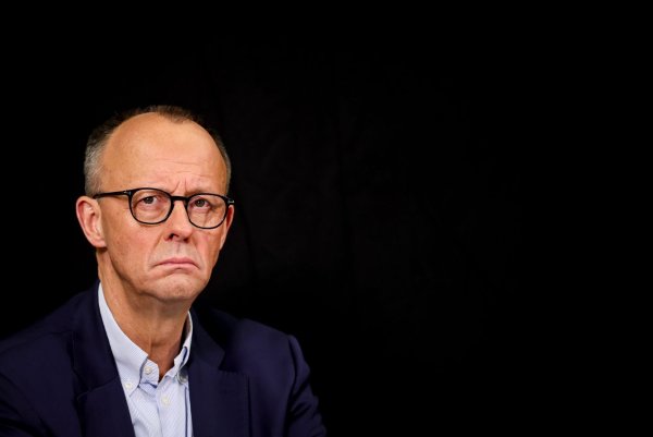 Wahlforscher rechnen ihm gute Chancen aus, der nächste deutsche Bundeskanzler zu werden: Unionsspitzenkandidat Friedrich Merz. - © Christoph Reichwein/dpa