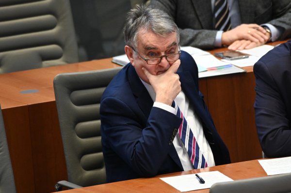 NRW-Innenminister Herbert Reul (CDU) lässt Personalmangel als Erklärung für die Datenpanne nicht gelten. - © Henning Kaiser/dpa