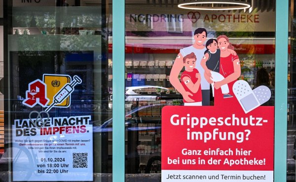 Eine Grippeschutzimpfung bekommt man zum Beispiel in Apotheken oder beim Hausarzt. - © Jens Kalaene/dpa