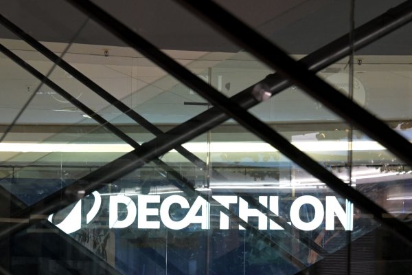 Decathlon will in den kommenden Jahren - wie hier in Potsdam - eine ganze Reihe von neuen Filialen eröffnen. - © Michael Bahlo/dpa