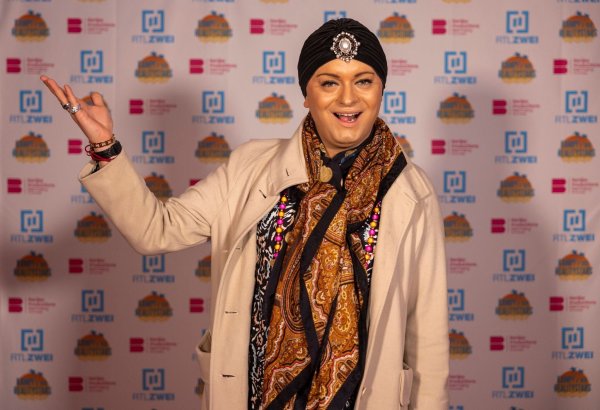 Entertainer Julian FM Stoeckel kommt zum Screening der neuen Staffel «Kampf der Realitystars». - © Thomas Banneyer/dpa